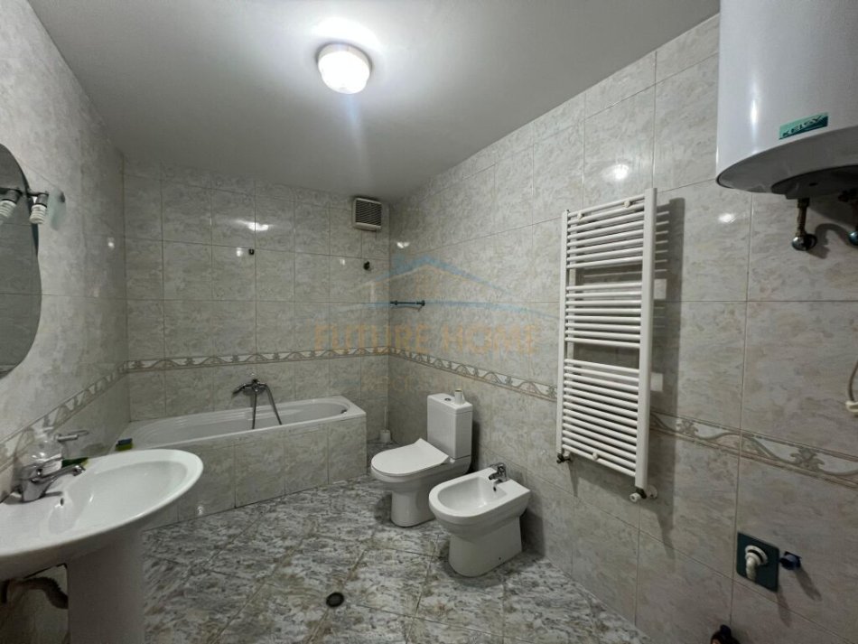 Tirane, jepet me qera apartament Kati 6, 132 m² 1.500 € (Ibrahim Rugova)