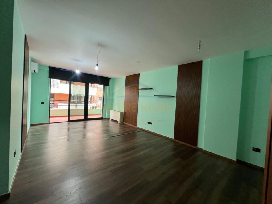 Tirane, jepet me qera apartament Kati 6, 132 m² 1.500 € (Ibrahim Rugova)
