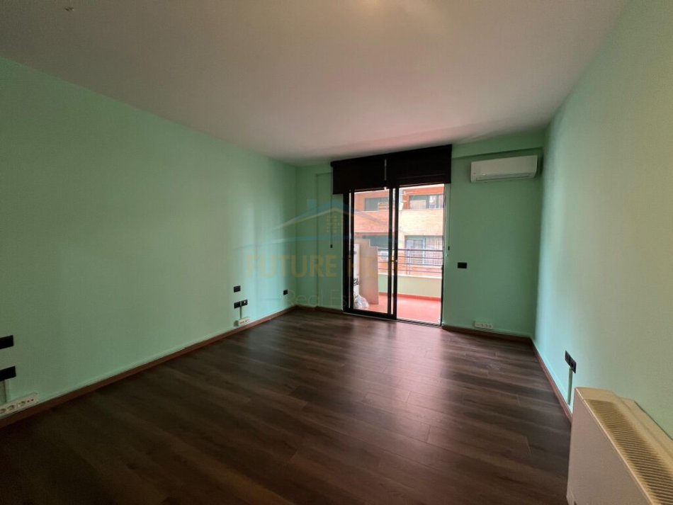 Tirane, jepet me qera apartament Kati 6, 132 m² 1.500 € (Ibrahim Rugova)