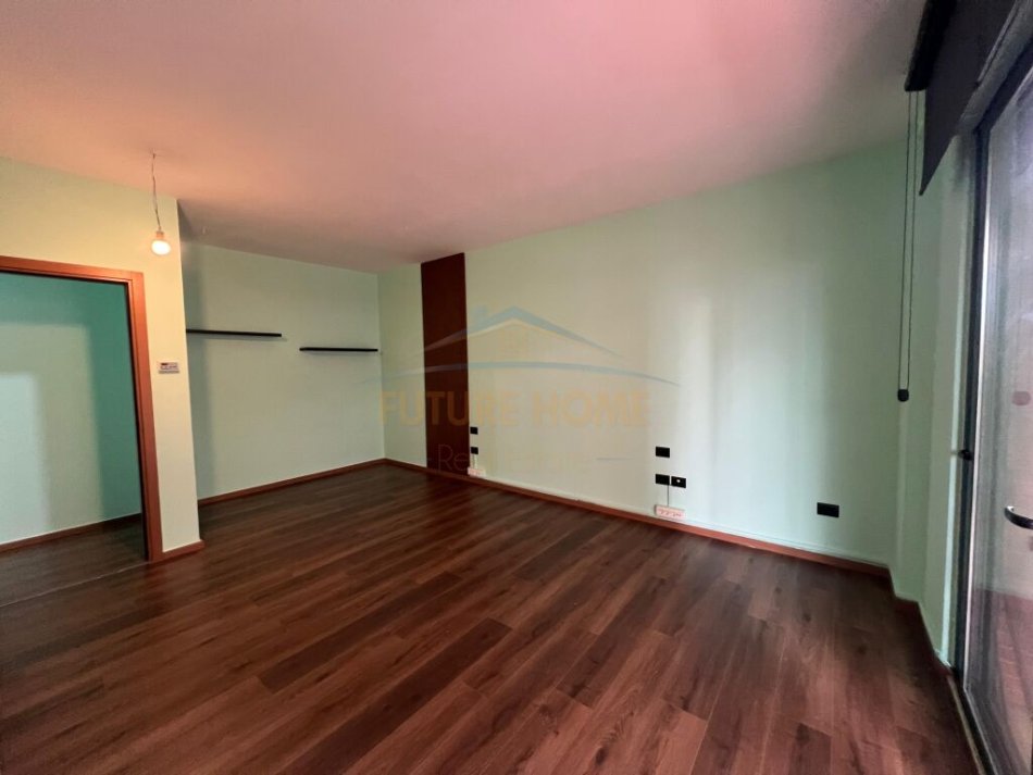 Tirane, jepet me qera apartament Kati 6, 132 m² 1.500 € (Ibrahim Rugova)