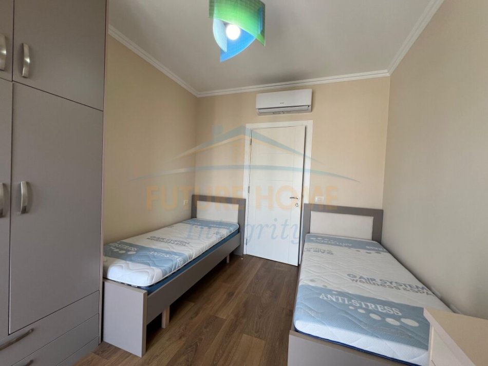 Tirane, jepet me qera apartament 2+1 Kati 7, 97 m² 800 € (KOMUNA E PARISIT TIRANE)