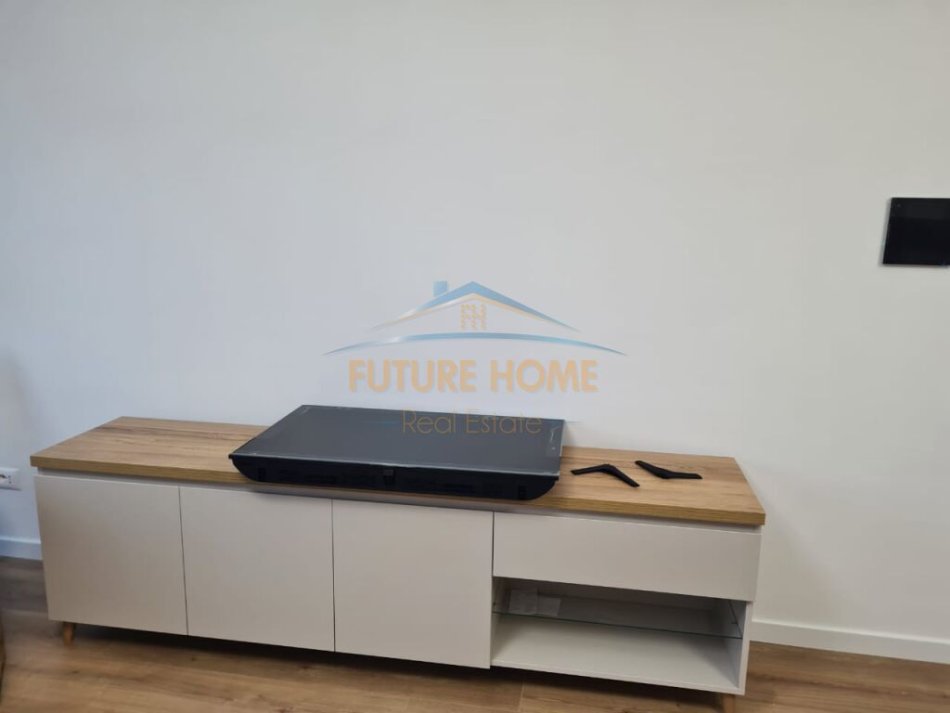 Tirane, jepet me qera apartament 1+1 Kati 3, 67 m² 1.000 € (Lake View)