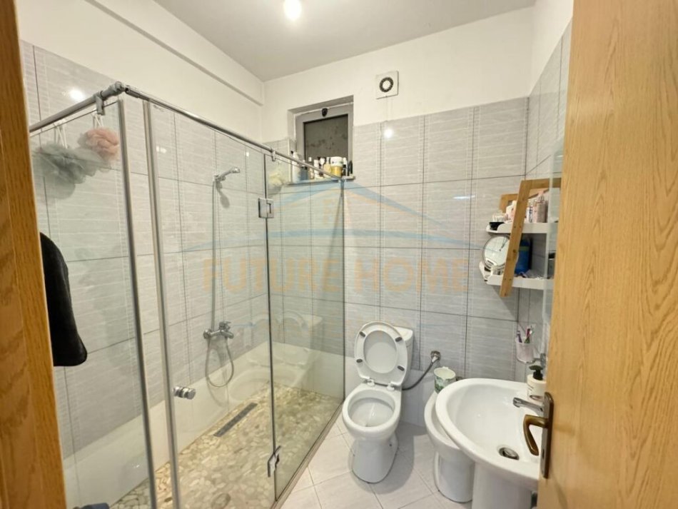 Tirane, shitet apartament 2+1 , 89 m² 132.000 € (Unaza e Re)