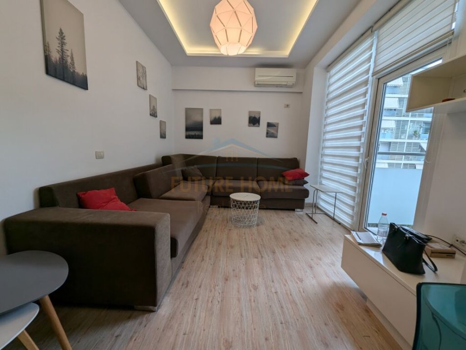 Tirane, shes apartament 2+1+Ballkon Kati 4, 114 m² 259.000 € (KOmuna e Parisit)