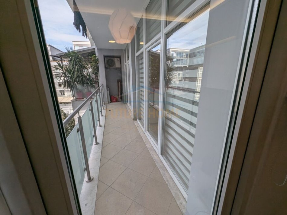 Tirane, shitet apartament 2+1+Aneks+Ballkon Kati 4, 114 m² 259.000 € (Komuna e Parisit)