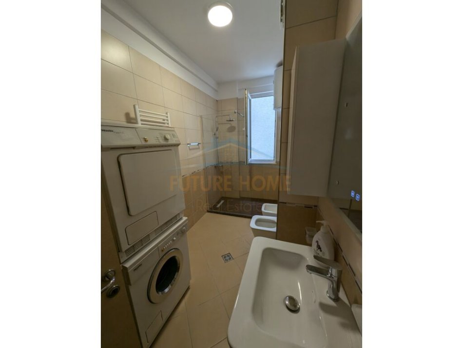 Tirane, shitet apartament 2+1+Aneks+Ballkon Kati 4, 114 m² 259.000 € (Komuna e Parisit)