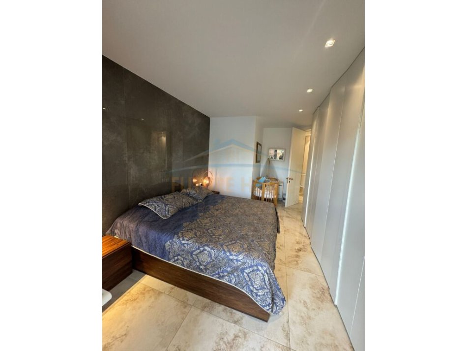 Tirane, shitet apartament 2+1+Ballkon Kati 1, 117 m² 280.000 € (LIQENI I THATE)