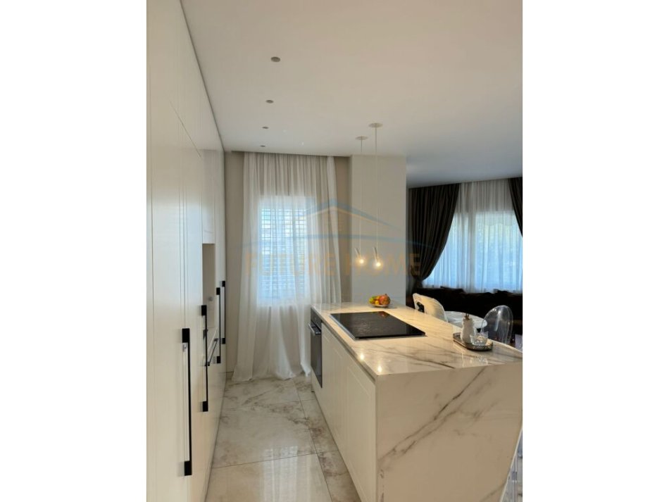 Tirane, shitet apartament 2+1 Kati 1, 117 m² 280.000 € (Liqeni i Thate)