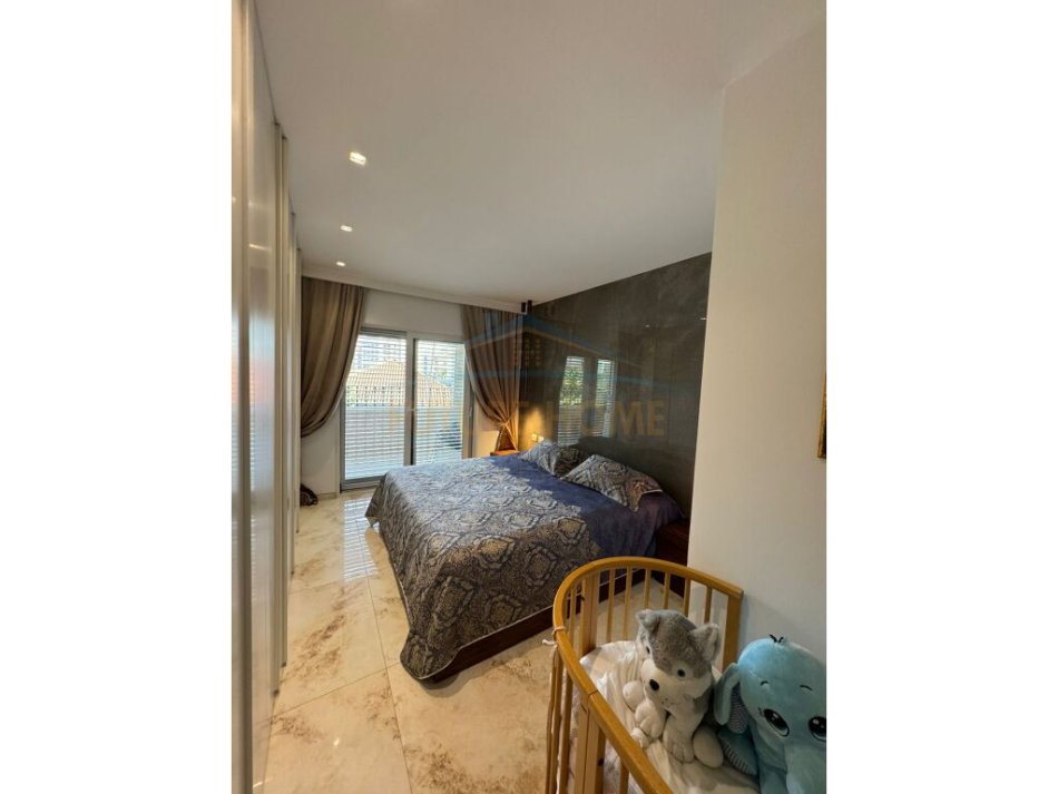 Tirane, shitet apartament 2+1 Kati 1, 117 m² 280.000 € (Liqeni i Thate)