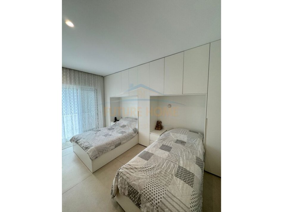 Tirane, shitet apartament 2+1 Kati 1, 117 m² 270.000 € (LIQENI I THATE)