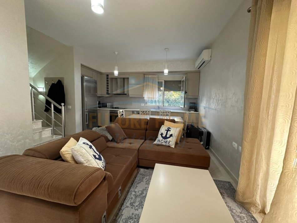 Durres, shitet Vile 2 Katshe Kati 0, 191 m² 285.000 € (Kompleksi Lura 1, Gjiri I Lalëzit.)
