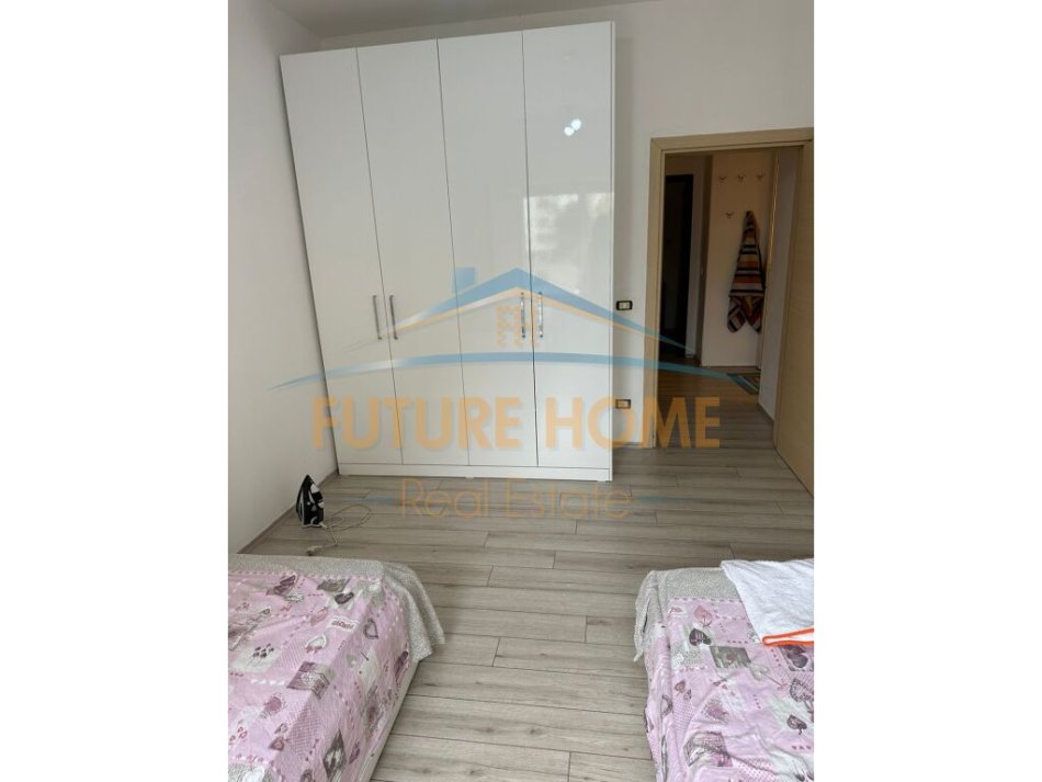 Durres, jepet me qera apartament 2+1+Ballkon Kati 1, 75 m² 300 € (DURRES)