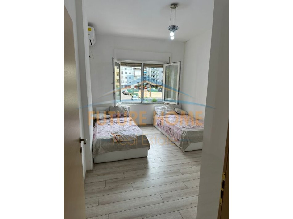 Durres, jepet me qera apartament 2+1+Ballkon Kati 1, 75 m² 300 € (DURRES)