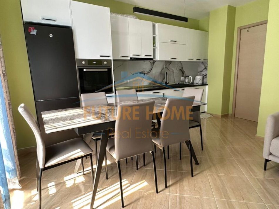 Tirane, jepet me qera apartament 2+1+Ballkon Kati 7, 85 m² 850 € (Jordan Misja)