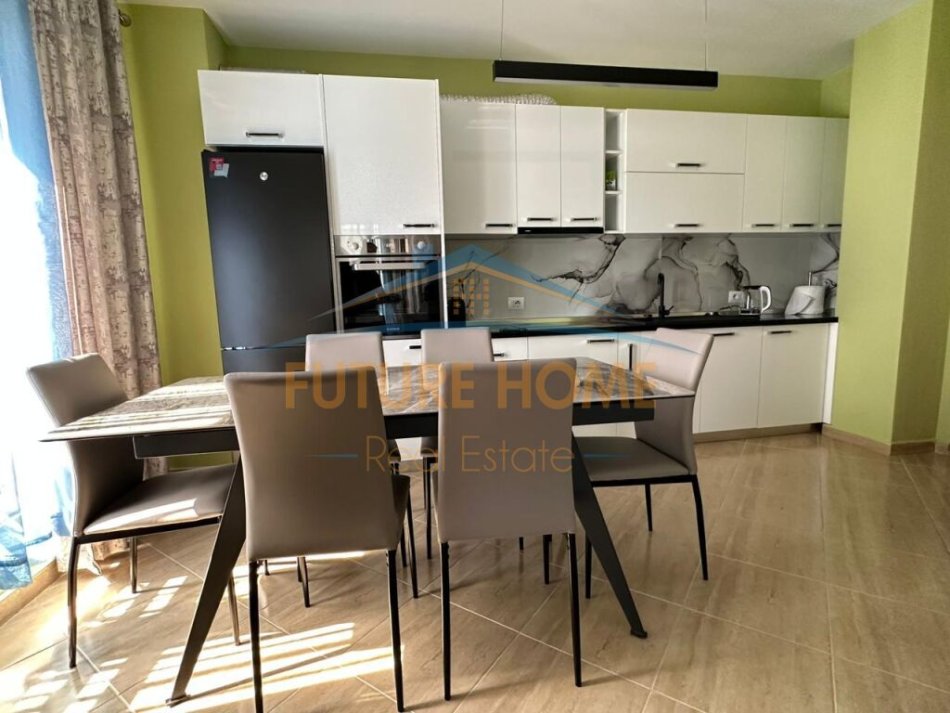 Tirane, jepet me qera apartament 2+1 Kati 7, 85 m² 800 € (jordan misja)