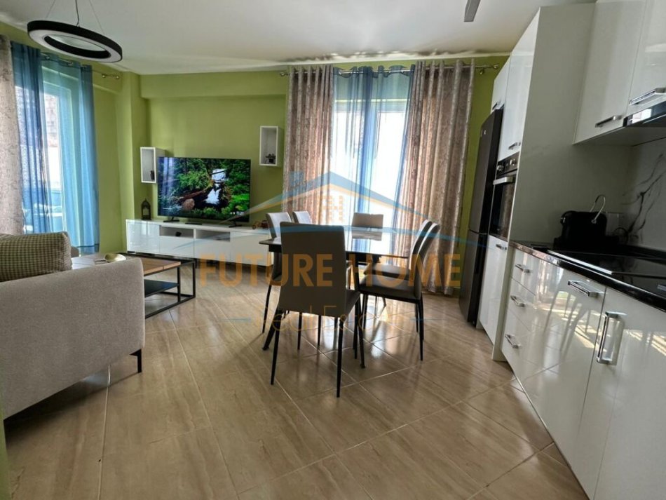 Tirane, jepet me qera apartament 2+1+Ballkon Kati 7, 85 m² 850 € (Jordan Misja)