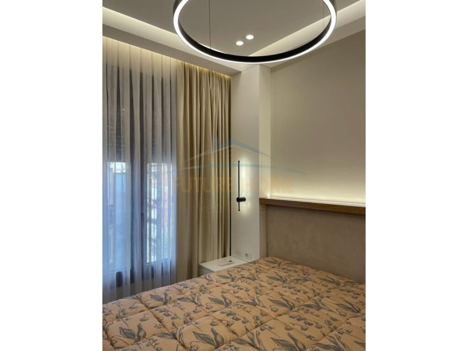 Tirane, jepet me qera apartament 1+1+Ballkon Kati 3, 70 m² 900 € (Rruga e Kosovarve)