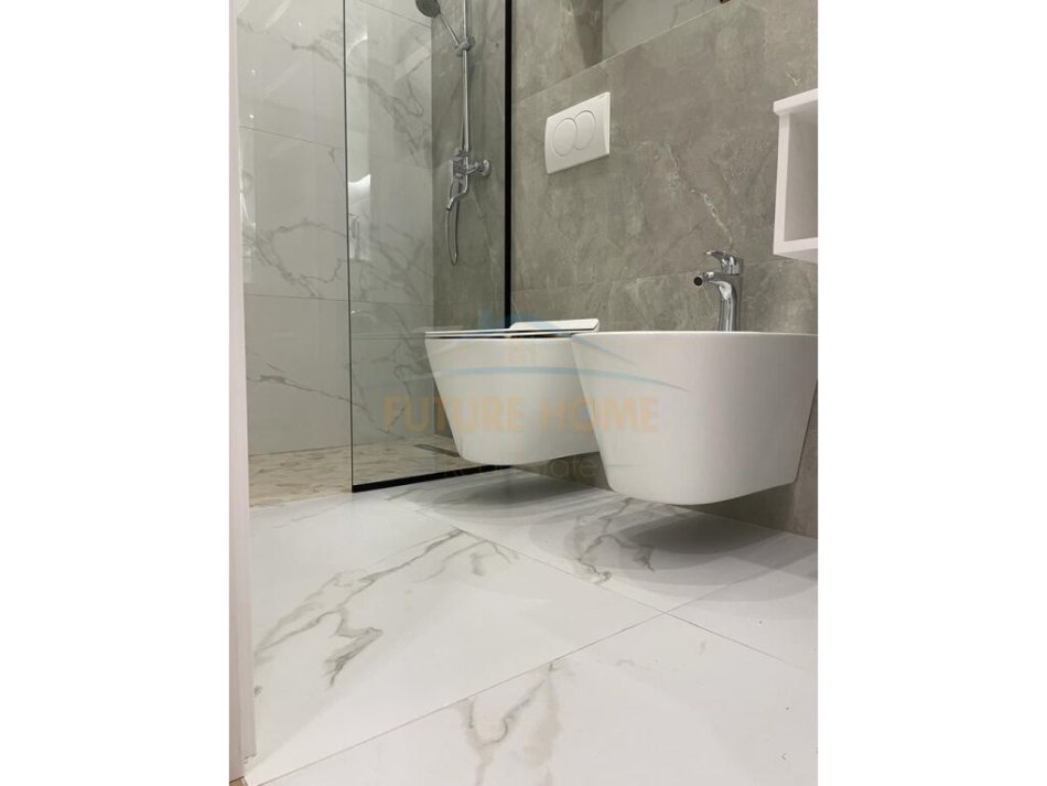 Tirane, jepet me qera apartament 1+1+Ballkon Kati 3, 70 m² 900 € (RRUGA E KOSOVAREVE)