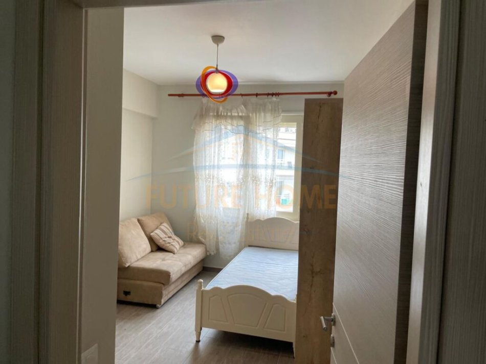 Tirane, shitet apartament 2+1 Kati 4, 112 m² 185.000 € (Liqeni i thate)