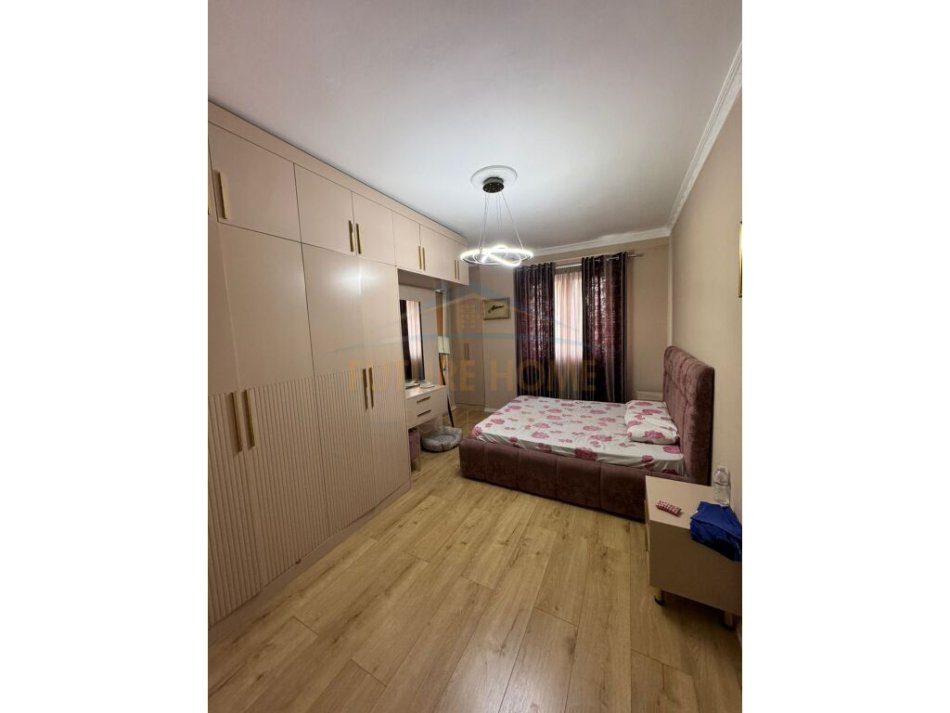 Tirane, shitet apartament 3+1+Ballkon Kati 3, 140 m² 225.000 € (GRAND GALLERY YZBERISHT)