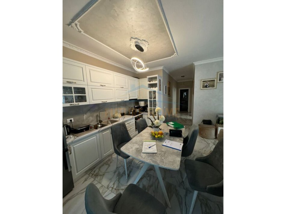 Tirane, shitet apartament 3+1 Kati 3, 140 m² 225.000 € (Grand Gallery)