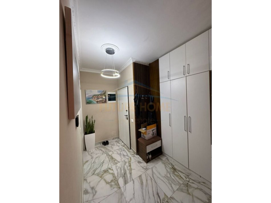 Tirane, shitet apartament 3+1 Kati 3, 140 m² 225.000 € (Grand Gallery)