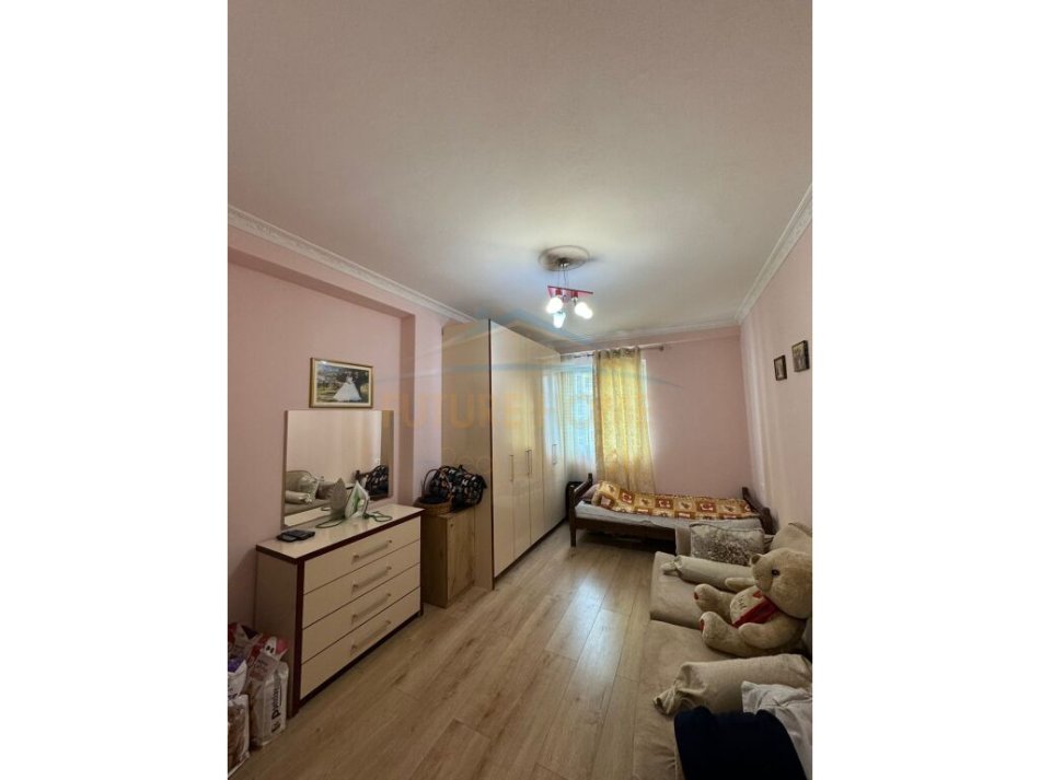 Tirane, shitet apartament 3+1 Kati 3, 140 m² 225.000 € (Grand Gallery)