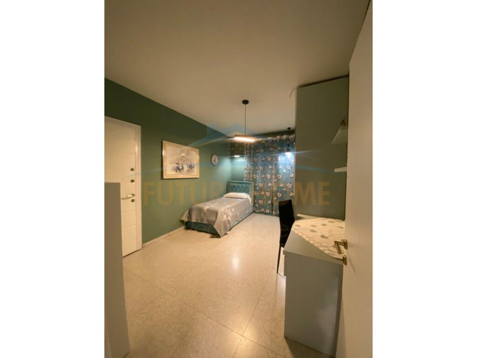 Tirane, jepet me qera apartament 2+1 Kati 1, 100 m² 800 € (Rruga e Dibres)