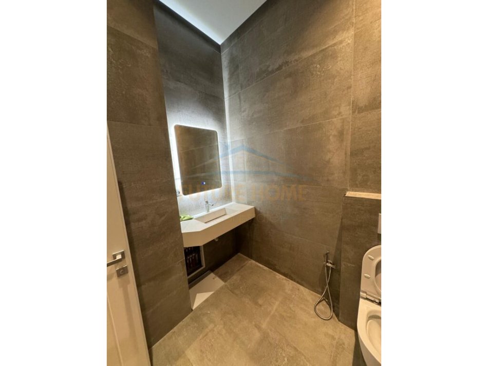 Tirane, shitet apartament 2+1+Ballkon Kati 1, 100 m² 160.000 € (Liqeni i Thate)