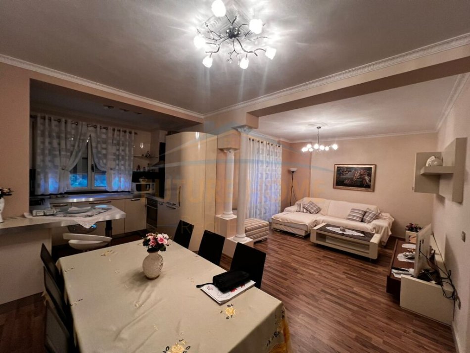Durres, jepet me qera apartament 1+1 Kati 11, 104 m² 600 € (Vollga, Durres)