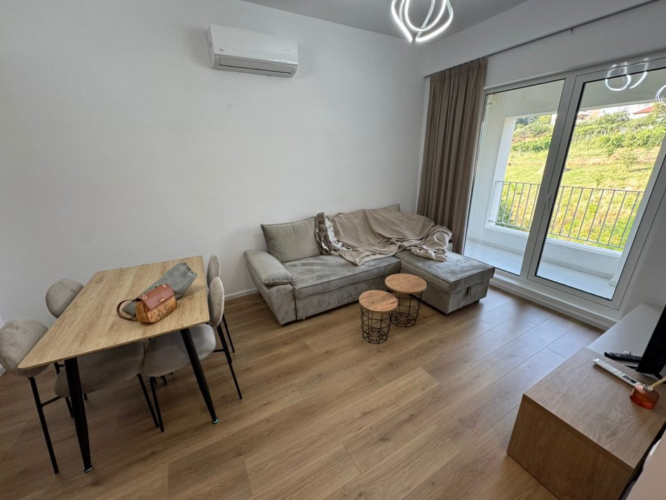 Tirane, jepet me qera apartament 1+1 Kati 7, 60 m² 400 € (ali demi)