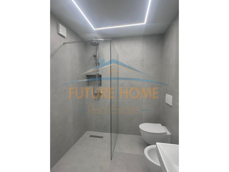 Tirane, jepet me qera apartament 1+1+Ballkon Kati 5, 68 m² 650 € (Rruga Hoxha Tahsim)