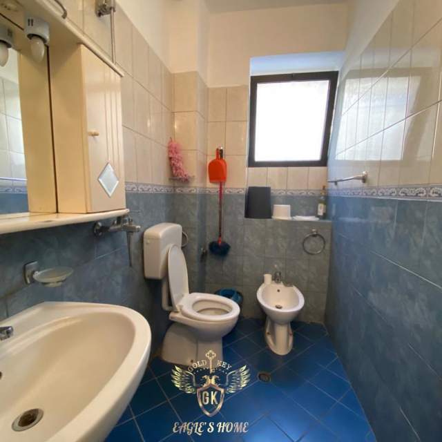 Durres, jepet me qera apartament 1+1+BLK Kati 1, 69 m² 170 Euro (STADIUMI)