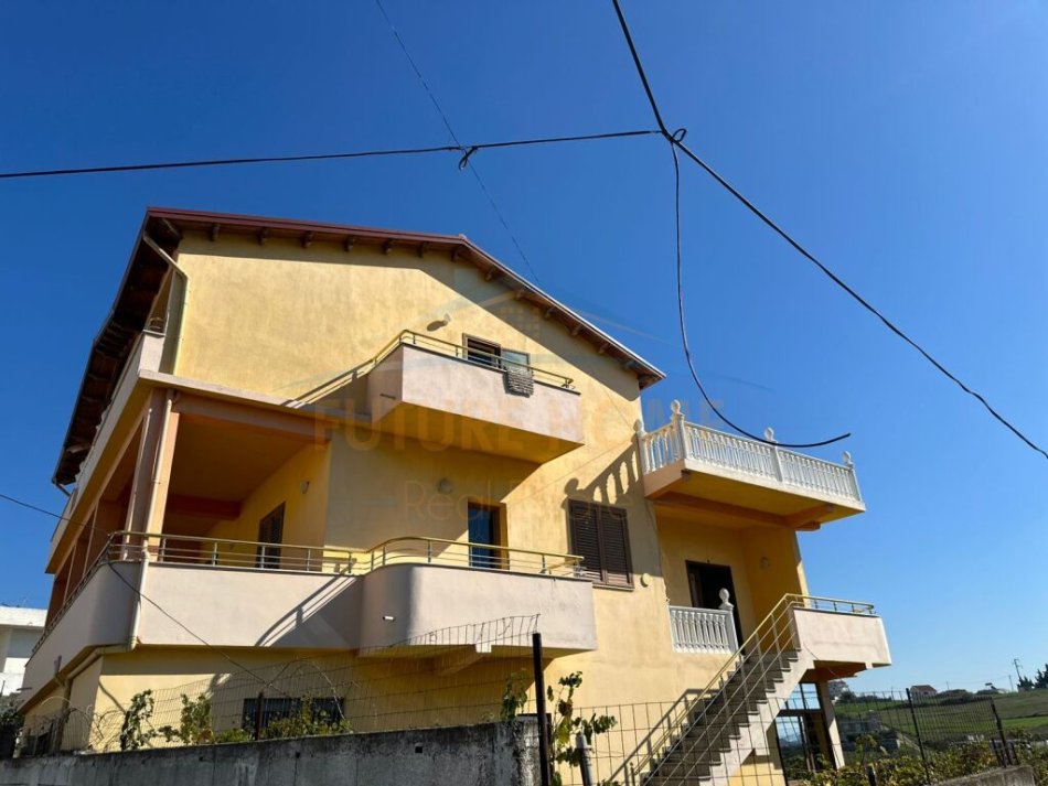 Durres, shitet Vile 2 Katshe Kati 0, 426 m² 280.000 € (Durres)