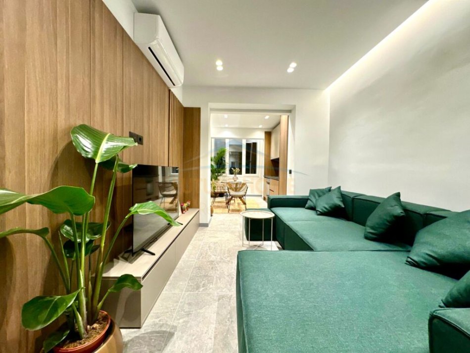 Tirane, jepet me qera apartament 2+1 Kati 1, 97 m² 750 € (Rruga e Elbasanit)
