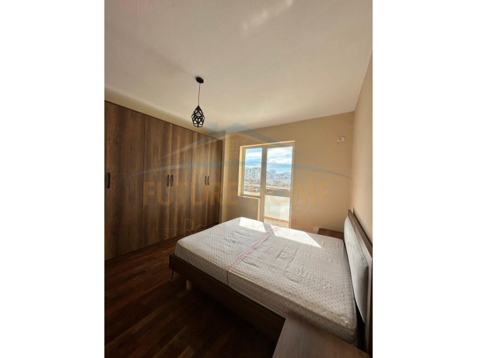 Durres, jepet me qera apartament 3+1 Kati 4, 101 m² 400 € (Ish Urt, Durres)