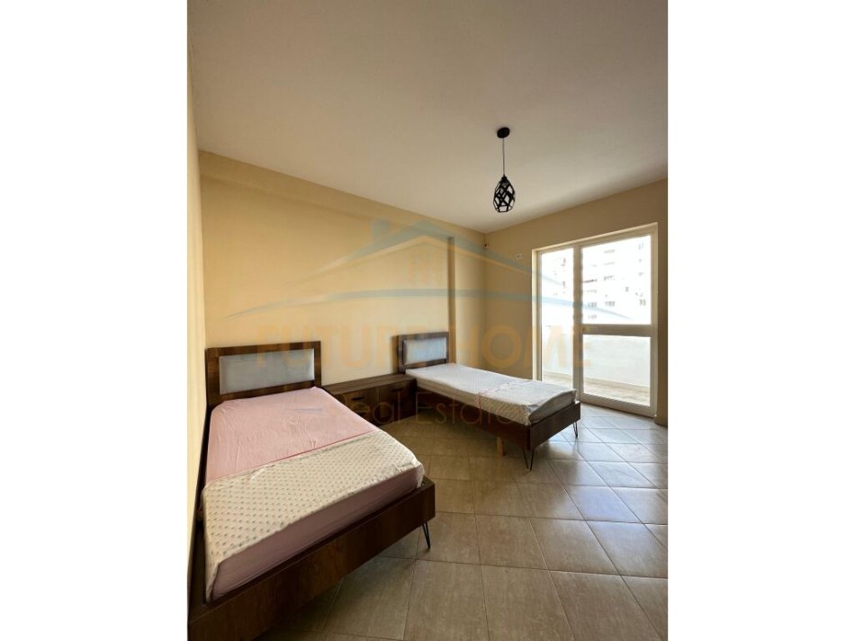 Durres, jepet me qera apartament 3+1 Kati 4, 101 m² 400 € (Ish Urt, Durres)