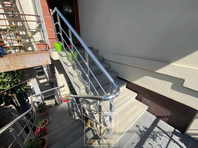 Durres, jepet me qera apartament 1+1+A+BLK Kati 1, 300 Euro (GJYKATA DURRES)