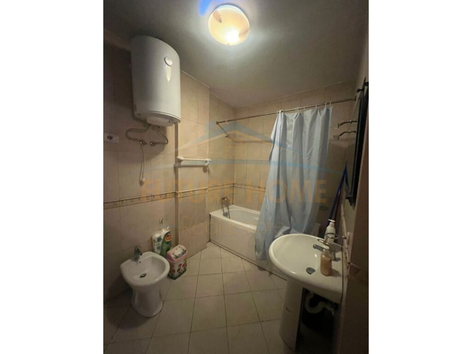 Tirane, jepet me qera apartament 2+1+Ballkon Kati 3, 112 m² 700 € (Don Bosko)