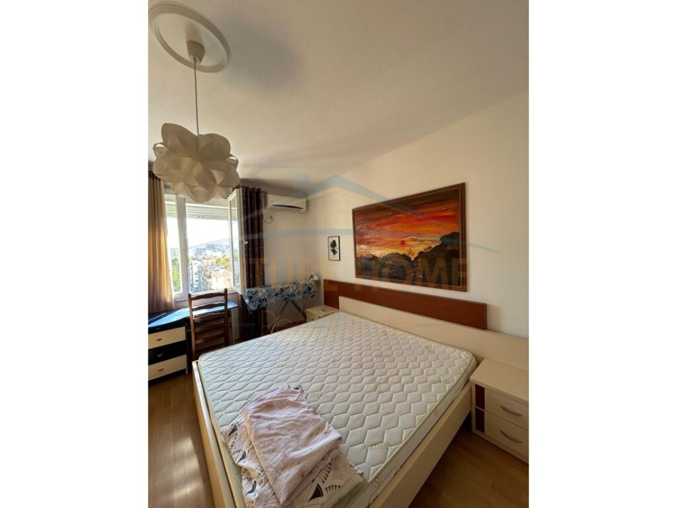 ALF45715 Tirane, jepet me qera apartament 3+1 Kati 7, 157 m² 800 € (Myslym Shyri)