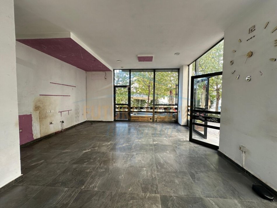 Tirane, shitet ambjent biznesi Kati 1, 53 m² 145.000 € (Unaza e Re)