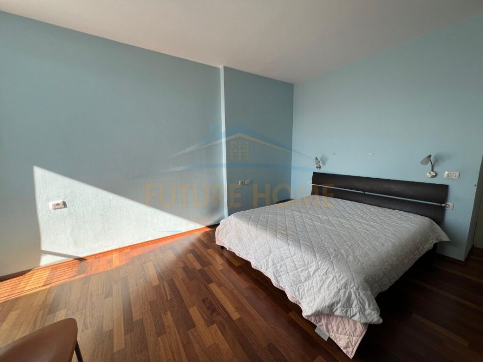 Tirane, jepet me qera apartament 2+1 Kati 9, 118 m² 650 € (Rruga e Kavajes)