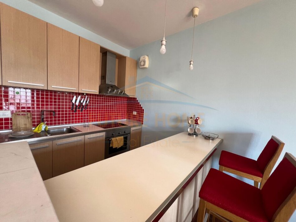 Tirane, jepet me qera apartament 2+1 Kati 9, 118 m² 650 € (Rruga e Kavajes)