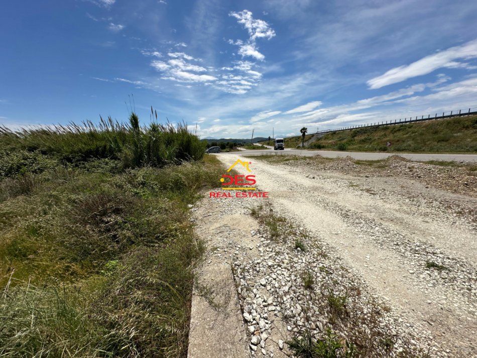 Vlore, shitet toke , 10.000 m² 250.000 € (Novosel)