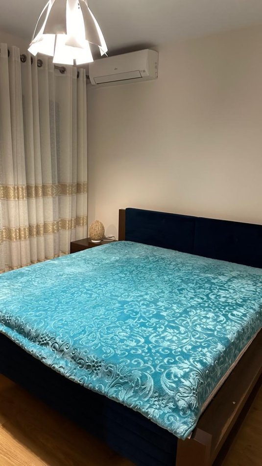 Tirane, jepet me qera apartament 2+1 Kati 7, 110 m² 600 € (tek pallati me shigjeta)