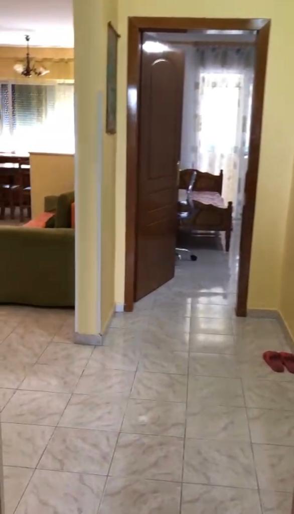 Tirane, jepet me qera apartament 2+1+BLK Kati 4, 95 m² 35.000 Leke (Rruga e Dibres)
