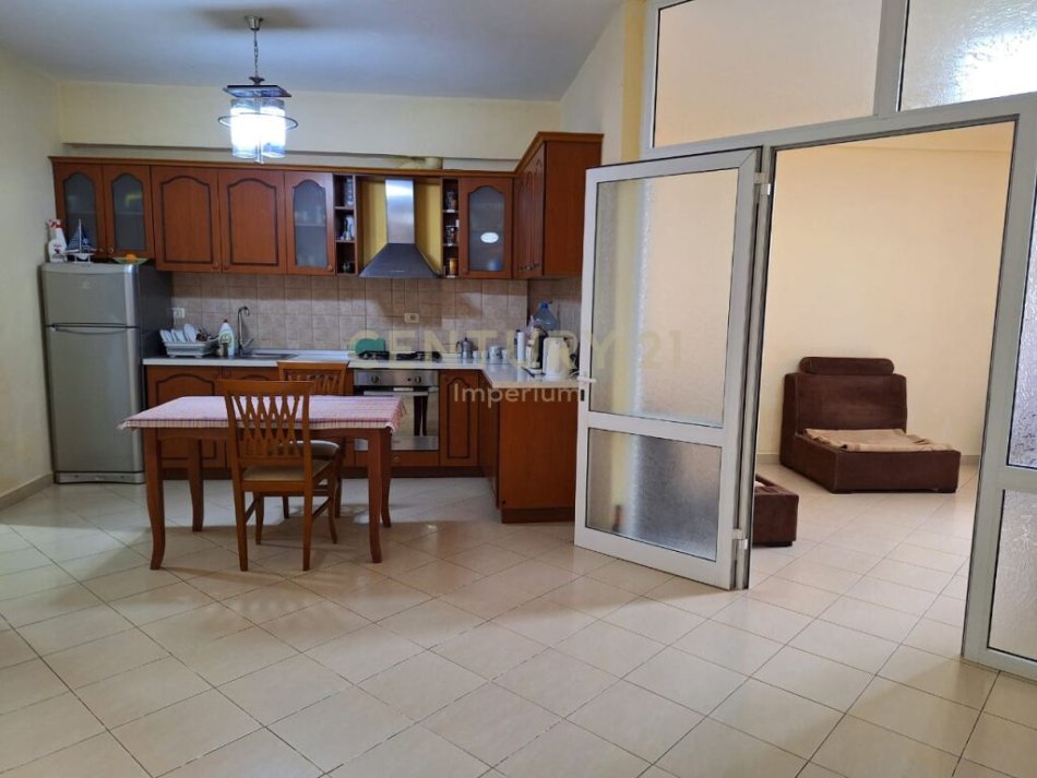 Tirane, shitet apartament 1+1+Ballkon Kati 7, 85 m² 90.000 € (zonen e Astirit, Tirane)