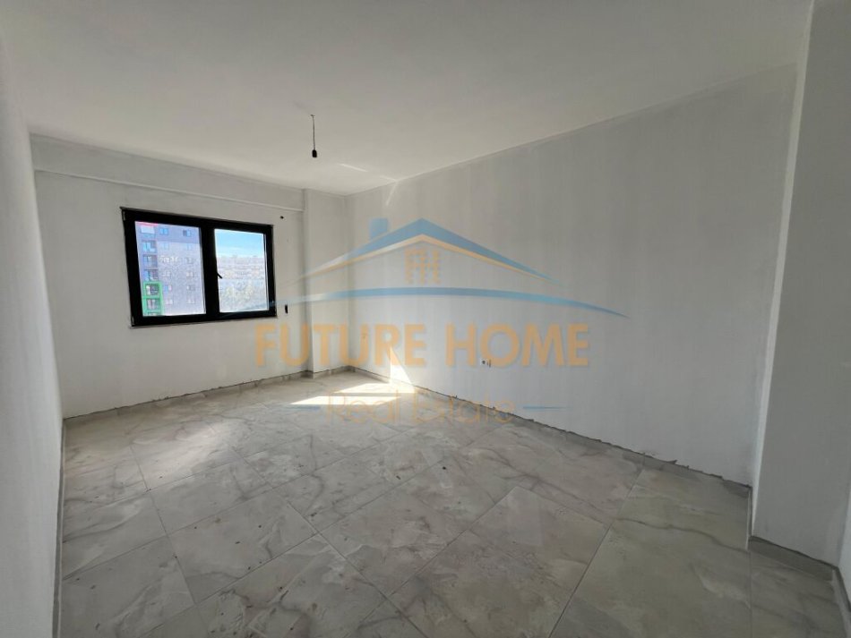 Tirane, shitet apartament 2+1 Kati 5, 101 m² 151.500 € (Unaza e Re)