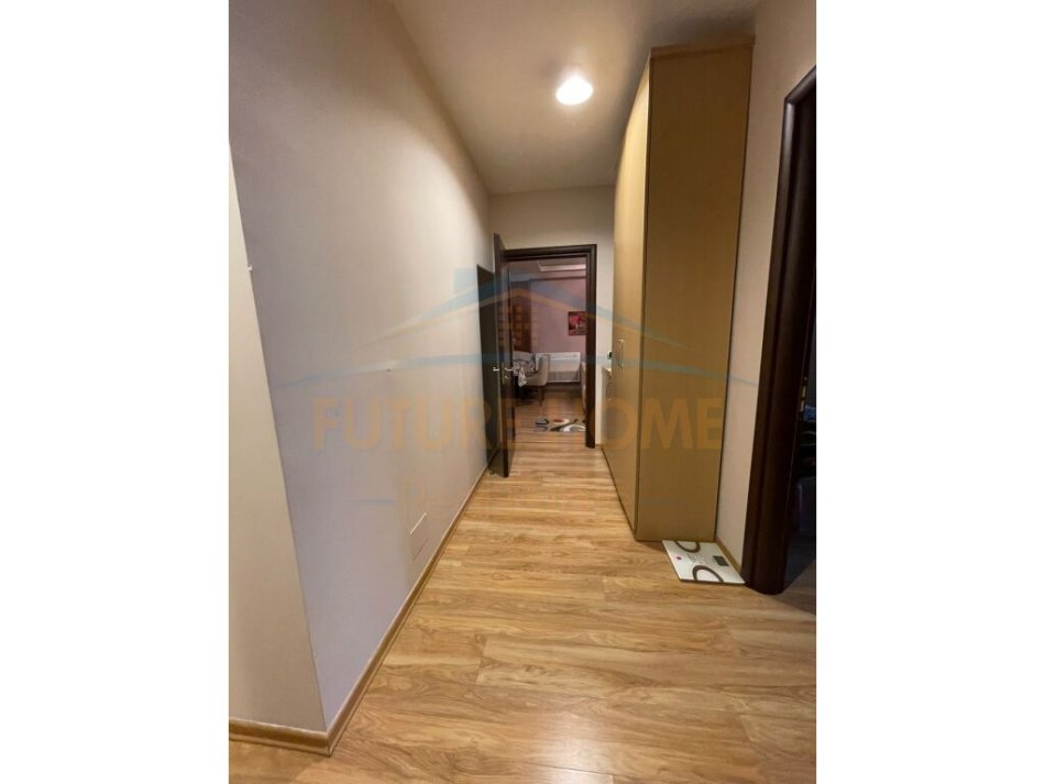 Tirane, shes apartament 2+1+Ballkon Kati 2, 105 m² 225.000 € (Liqeni Thate)