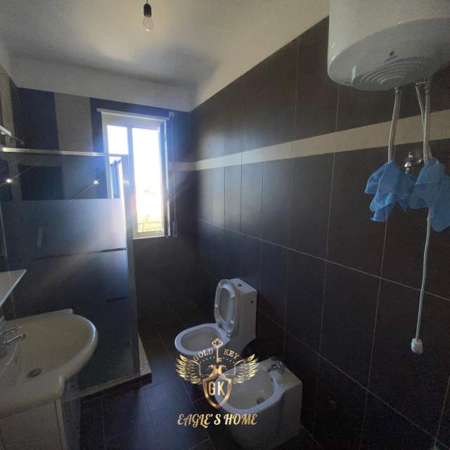 Durres, jap me qera apartament 3+1+A Kati 5, 120 m² 500 Euro (Vila Zogut)